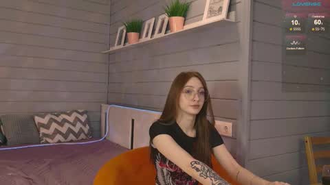 Snapshot of vikki_wye chatting on 09-26-25, 05:33 Viki online show from 09-26-25, 05:33