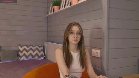 Snapshot of vikki_wye chatting on 10-04-25, 03:26 Viki online show from 10-04-25, 03:26