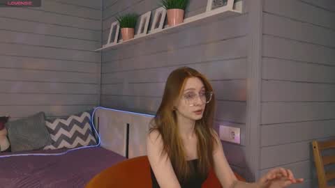 Snapshot of vikki_wye chatting on 10-12-25, 06:34 Viki online show from 10-12-25, 06:34