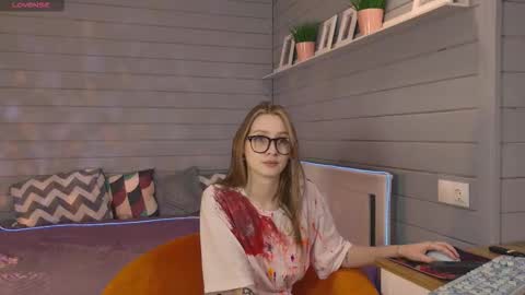 Snapshot of vikki_wye chatting on 10-16-25, 06:47 Viki online show from 10-16-25, 06:47