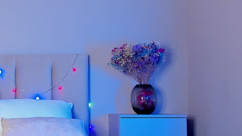 Snapshot of vikkilustfull chatting on 01-03-25, 07:18 VIKKI online show from 01-03-25, 07:18