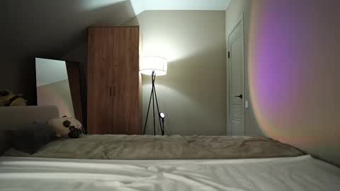 Snapshot of vikkilustfull chatting on 10-15-25, 10:26 VIKKI online show from 10-15-25, 10:26