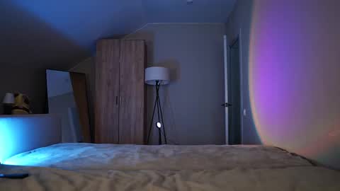 Snapshot of vikkilustfull chatting on 11-19-25, 12:16 VIKKI online show from 11-19-25, 12:16