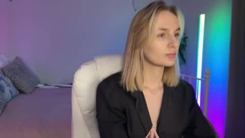 Snapshot of vikky_moon chatting on 05-13-26, 12:41 Vikky online show from 05-13-26, 12:41