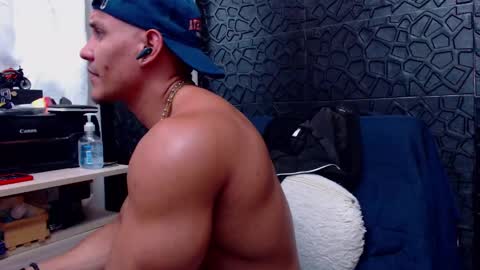 Viktor Herrera online show from 03-09-25, 06:21