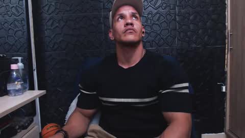 Viktor Herrera online show from 10-05-25, 06:12