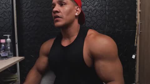 Viktor Herrera online show from 10-10-25, 05:01