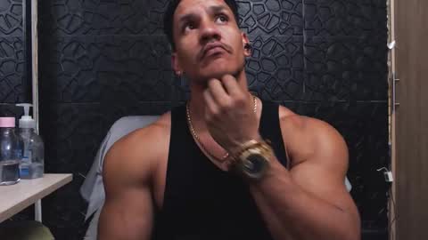 Viktor Herrera online show from 10-15-25, 03:06