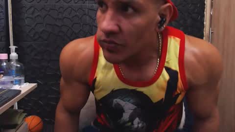 Viktor Herrera online show from 10-23-25, 05:12