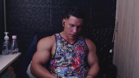 Viktor Herrera online show from 12-21-25, 01:07