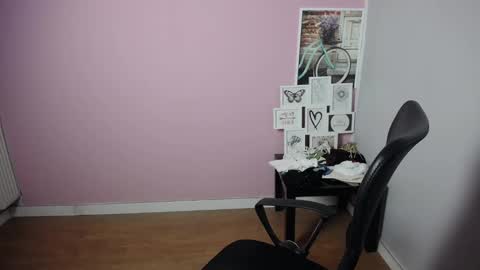 Snapshot of viktoria_lovely chatting on 01-02-25, 06:18 viktoria_lovely online show from 01-02-25, 06:18