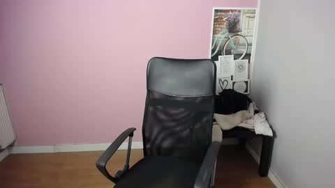 Snapshot of viktoria_lovely chatting on 01-24-25, 09:28 viktoria_lovely online show from 01-24-25, 09:28