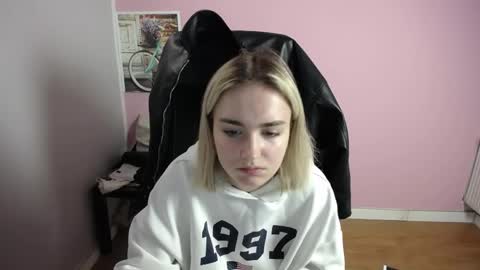 viktoria_lovely online show from 05-08-26, 06:30