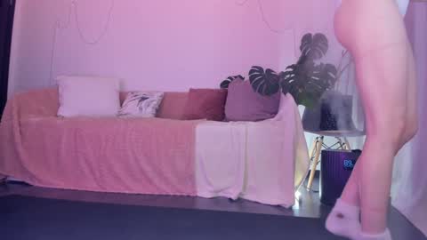 Vikky online show from 12-20-24, 10:05