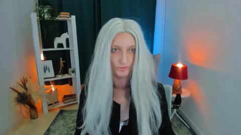 Snapshot of viktoriaclarrk chatting on 12-02-25, 11:04 Viktoria online show from 12-02-25, 11:04