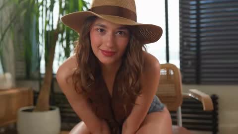 Snapshot of villanelle_l chatting on 02-11-25, 10:37 Lana online show from 02-11-25, 10:37