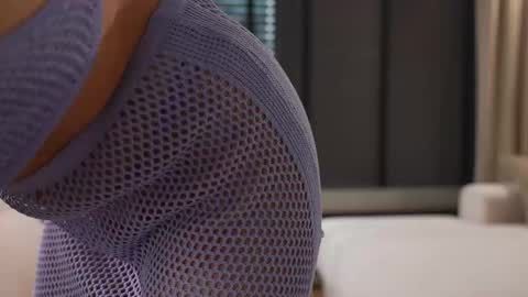 Snapshot of villanelle_l chatting on 02-19-25, 11:06 Lana online show from 02-19-25, 11:06