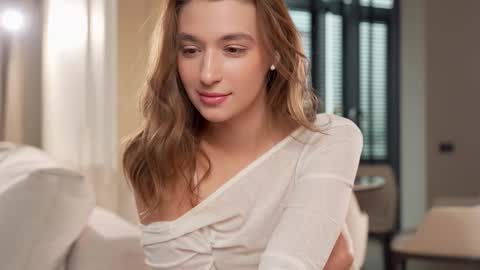 Snapshot of villanelle_l chatting on 03-05-25, 11:49 Lana online show from 03-05-25, 11:49