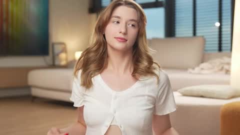 Snapshot of villanelle_l chatting on 09-19-25, 02:18 Lana online show from 09-19-25, 02:18