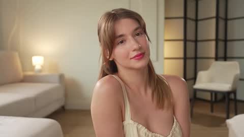 Snapshot of villanelle_l chatting on 10-11-25, 10:03 Lana online show from 10-11-25, 10:03