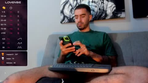 Snapshot of vince_colin chatting on 12-30-24, 02:09 VINCE online show from 12-30-24, 02:09