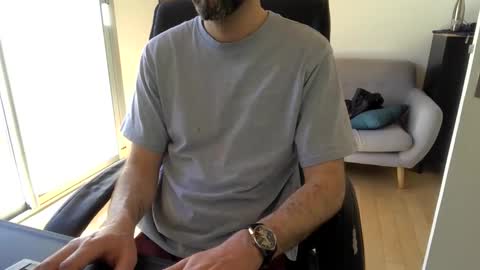 Vince online show from 04-24-26, 01:57