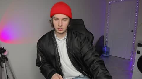 Snapshot of vincent__strong chatting on 12-04-24, 10:02 Vincent Strong online show from 12-04-24, 10:02