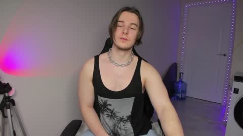 Snapshot of vincent__strong chatting on 12-06-24, 08:05 Vincent Strong online show from 12-06-24, 08:05