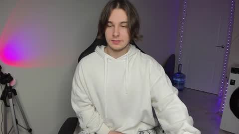 Snapshot of vincent__strong chatting on 12-10-24, 07:58 Vincent Strong online show from 12-10-24, 07:58