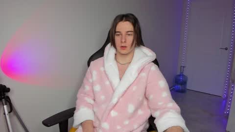 Snapshot of vincent__strong chatting on 01-03-25, 07:27 Vincent Strong online show from 01-03-25, 07:27