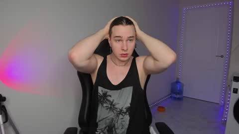 Snapshot of vincent__strong chatting on 01-22-25, 07:57 Vincent Strong online show from 01-22-25, 07:57