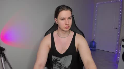 Snapshot of vincent__strong chatting on 01-22-25, 11:01 Vincent Strong online show from 01-22-25, 11:01