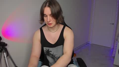 Snapshot of vincent__strong chatting on 01-29-25, 08:08 Vincent Strong online show from 01-29-25, 08:08