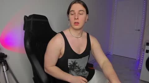 Snapshot of vincent__strong chatting on 01-31-25, 08:11 Vincent Strong online show from 01-31-25, 08:11