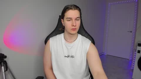 Snapshot of vincent__strong chatting on 02-03-25, 07:40 Vincent Strong online show from 02-03-25, 07:40