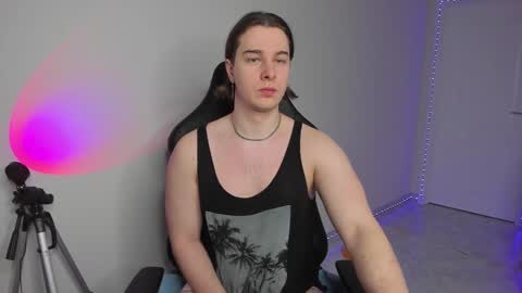 Snapshot of vincent__strong chatting on 02-09-25, 07:49 Vincent Strong online show from 02-09-25, 07:49