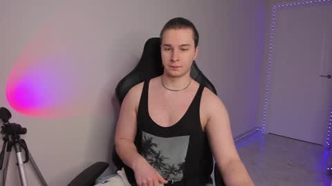 Snapshot of vincent__strong chatting on 02-10-25, 07:47 Vincent Strong online show from 02-10-25, 07:47