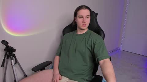 Snapshot of vincent__strong chatting on 02-15-25, 08:11 Vincent Strong online show from 02-15-25, 08:11