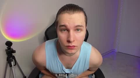 Snapshot of vincent__strong chatting on 02-16-25, 07:37 Vincent Strong online show from 02-16-25, 07:37