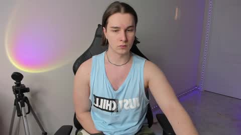 Snapshot of vincent__strong chatting on 02-16-25, 01:38 Vincent Strong online show from 02-16-25, 01:38