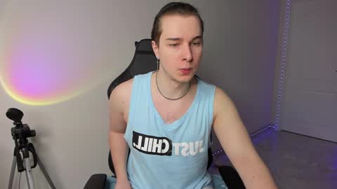 Snapshot of vincent__strong chatting on 02-19-25, 07:17 Vincent Strong online show from 02-19-25, 07:17