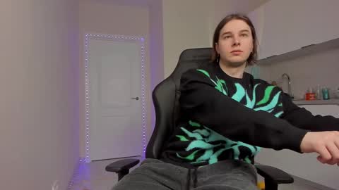 Snapshot of vincent__strong chatting on 02-26-25, 07:42 Vincent Strong online show from 02-26-25, 07:42