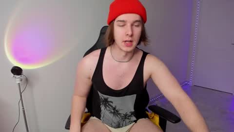 Snapshot of vincent__strong chatting on 03-01-25, 01:32 Vincent Strong online show from 03-01-25, 01:32