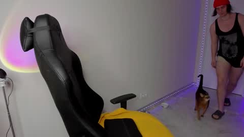 Snapshot of vincent__strong chatting on 03-01-25, 04:37 Vincent Strong online show from 03-01-25, 04:37