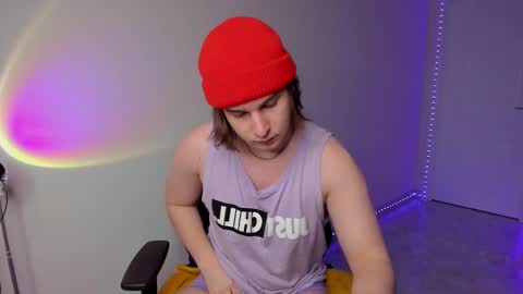 Snapshot of vincent__strong chatting on 03-03-25, 01:21 Vincent Strong online show from 03-03-25, 01:21