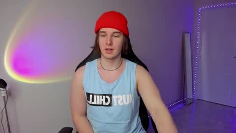 Snapshot of vincent__strong chatting on 03-08-25, 01:39 Vincent Strong online show from 03-08-25, 01:39