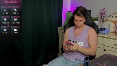 Snapshot of vincent__strong chatting on 09-27-25, 12:10 Vincent Strong online show from 09-27-25, 12:10