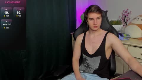 Snapshot of vincent__strong chatting on 10-01-25, 07:58 Vincent Strong online show from 10-01-25, 07:58