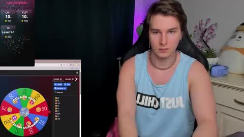 Snapshot of vincent__strong chatting on 11-17-25, 01:39 Vincent Strong online show from 11-17-25, 01:39