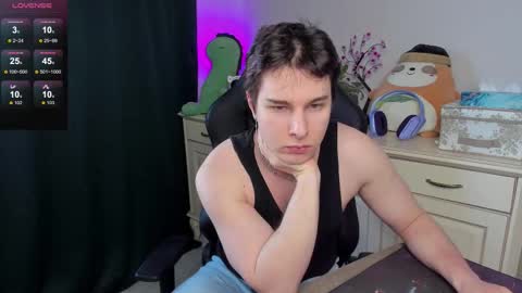 Snapshot of vincent__strong chatting on 02-01-26, 08:35 Vincent Strong online show from 02-01-26, 08:35